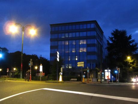 Boulevard du Souverain by night