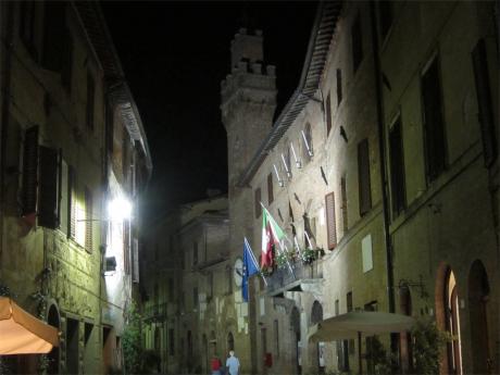 Buonconvento di notte