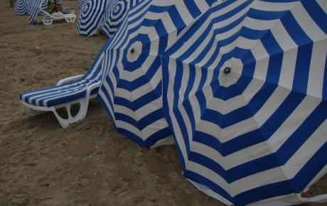 Parasols ou parapluies?